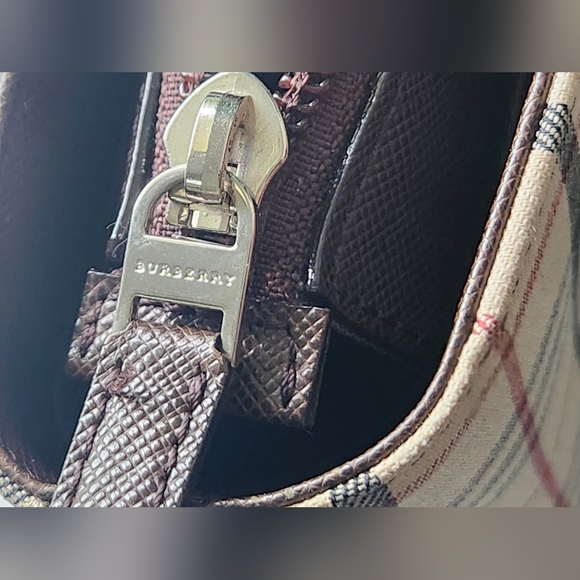 Burberry Nova Check Tote Bag in Beige Nylon Tote - Picture 6 of 16